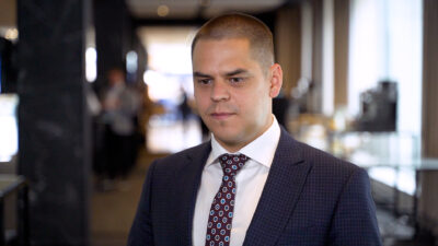 Dzięki zdalnej weryfikacji tożsamości z wykorzystaniem AI firmy zminimalizowały liczbę oszustw. Rozwiązania wykorzystuje głównie sektor finansowy